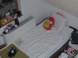 Voyeurcam-julmodels-bed-7  live sex cam