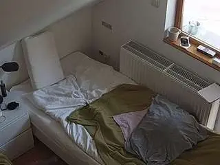 Voyeurcam-julmodels-bed-7  live sex cam