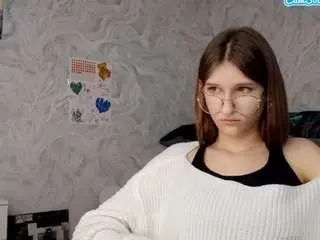 Yaelhuckaby  live sex cam