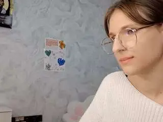 Yaelhuckaby  live sex cam