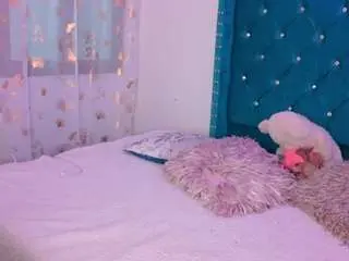 Lillypeach23  live sex cam