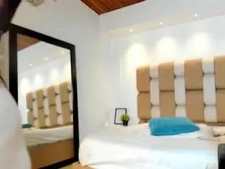 Venus-cooper  live sex cam