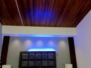 Venus-cooper  live sex cam