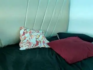 Mikitourab  live sex cam