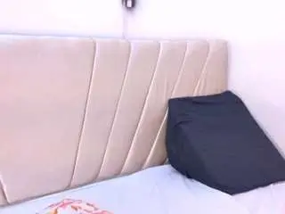 Mikitourab  live sex cam