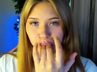 Milenasunshinov  live sex cam
