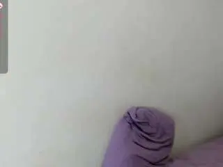 Snow-doll  live sex cam