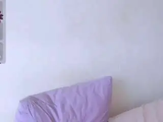 Snow-doll  live sex cam