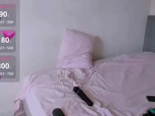 Snow-doll  live sex cam