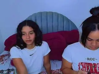 Alice-fox26  live sex cam