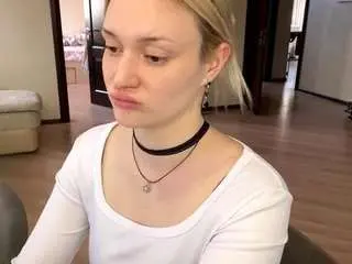 Louvenianovellino  live sex cam