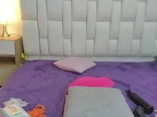 Meganqueen2  live sex cam