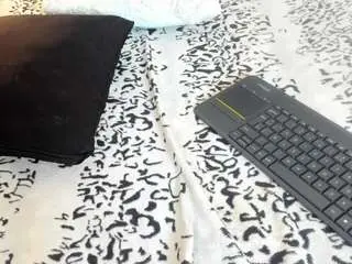 Meganqueen2  live sex cam