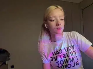 Opalschoeneman  live sex cam