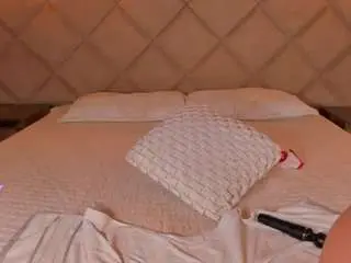 Rebeccahudson  live sex cam