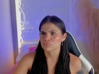 Dominiquee25  live sex cam