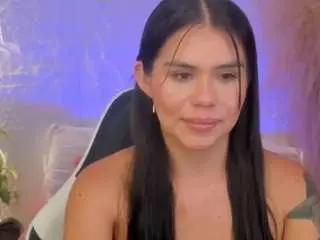 Dominiquee25  live sex cam