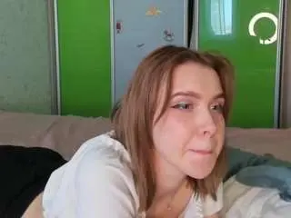 Glitchydolly  live sex cam