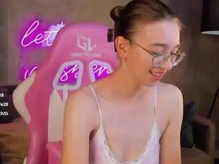 Lucy-green  live sex cam