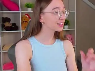Lucy-green  live sex cam