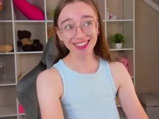 Lucy-green  live sex cam