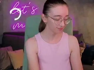 Lucy-green  live sex cam