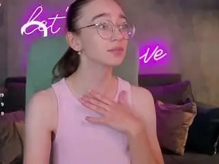 Lucy-green  live sex cam