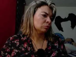 Yayita81  live sex cam