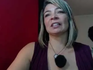 Yayita81  live sex cam
