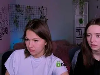 Chloe-ley1  live sex cam