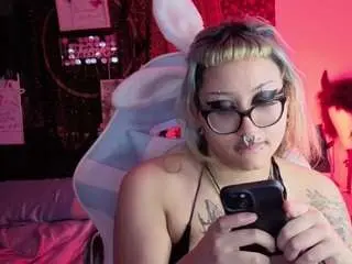 Deluxxxeblu  live sex cam