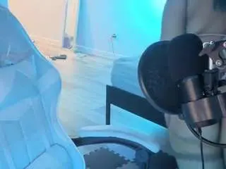 Deluxxxeblu  live sex cam