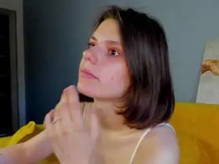 Kira-be11  live sex cam