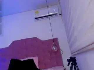 Bunny-glow  live sex cam