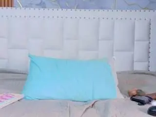 Indiancutiie  live sex cam