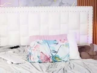 Indiancutiie  live sex cam