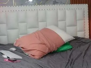 Indiancutiie  live sex cam