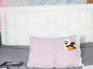 Indiancutiie  live sex cam