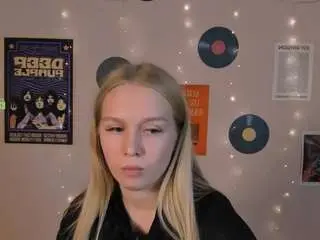 Megan-cold  live sex cam