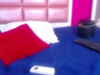 Sexy-tiny-sarah  live sex cam