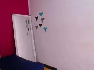 Sexy-tiny-sarah  live sex cam