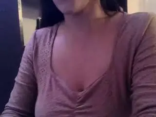 Antonia-brunni  live sex cam