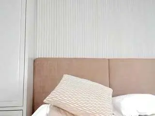 Kiim-miller  live sex cam