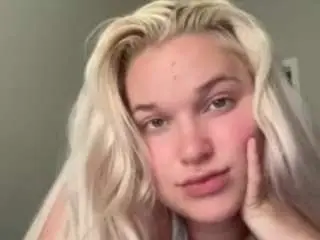 Piperr007  live sex cam