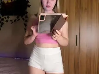 Skyedaviss  live sex cam