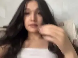 Tonifavuzzi  live sex cam
