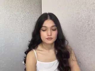 Tonifavuzzi  live sex cam