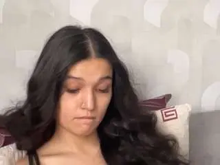 Tonifavuzzi  live sex cam