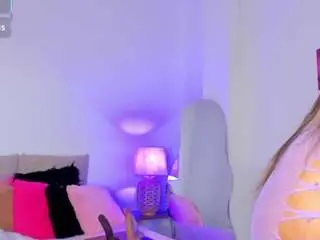 Adelinee-18  live sex cam