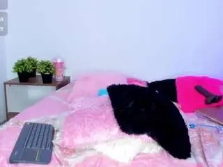 Adelinee-18  live sex cam